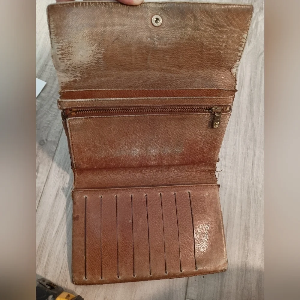 Louis Vuitton Monogram Sarah Long Trifold Wallet